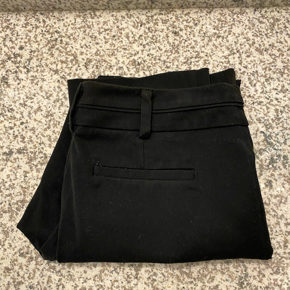 the usual 🖤. NY&Co. size 8.